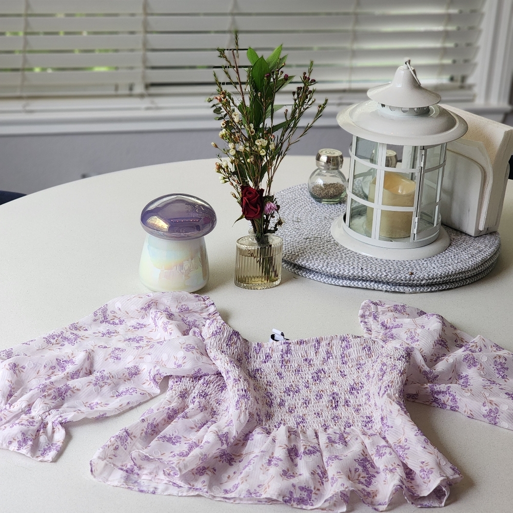 Lucyparis peasant floral top. Purple flowers. Size Small